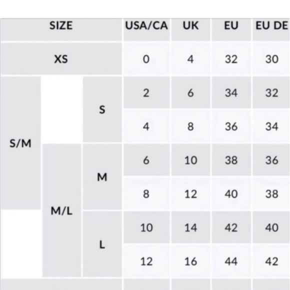 Boohoo Puffy Sleeve Buckle Detail Blouse - Picture 5 of 5